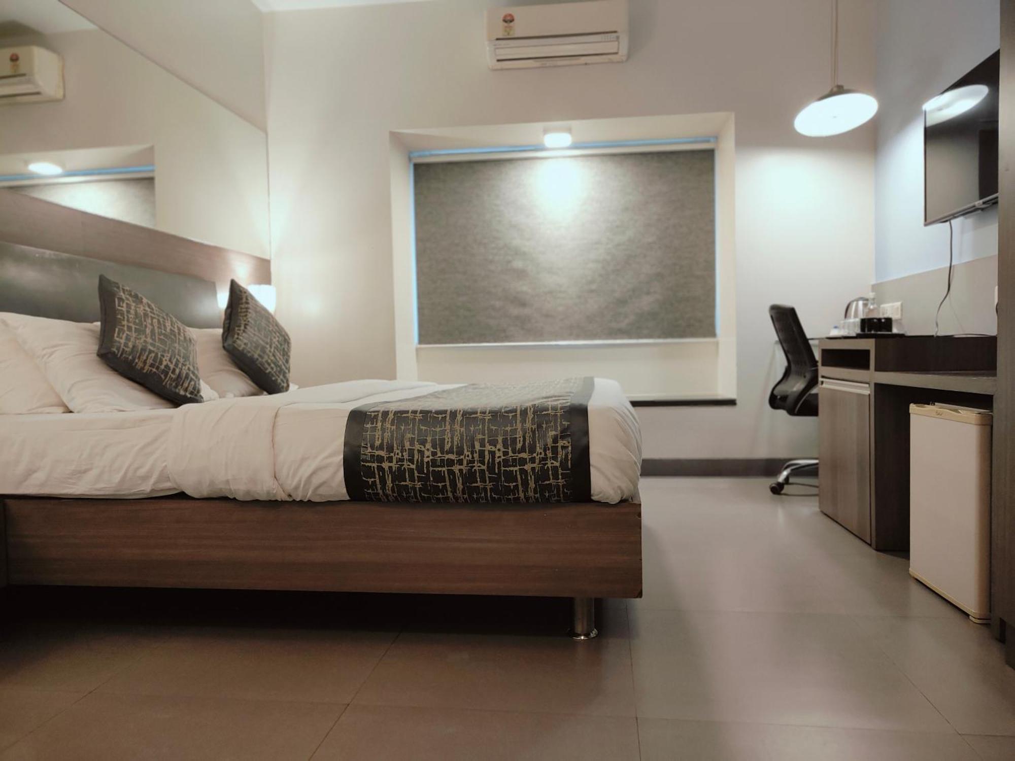 Apollo Guest House Mumbai Room photo
